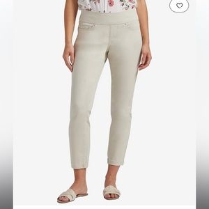 Jag Amelia Mid-Rise Slim Pull-On Ankle Jeans. Size 8
